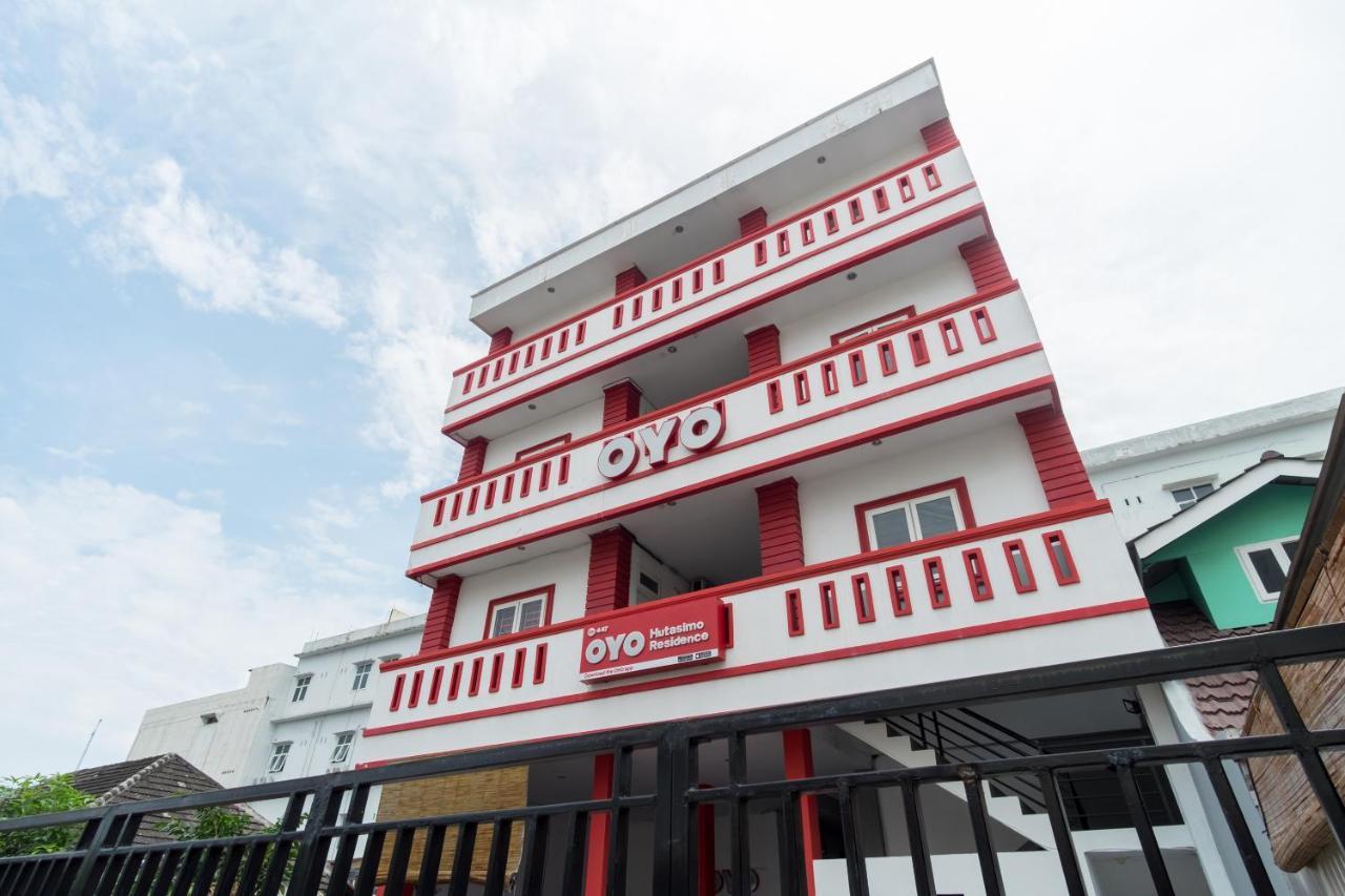 Oyo 447 Hutasimo Residence Medan Exterior foto